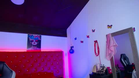 kriss_sweetboobs online show from 11-05-25, 12:16