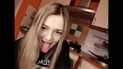 Snapshot of krisssexi chatting on 02-04-25, 08:49 KrissSexi online show from 02-04-25, 08:49