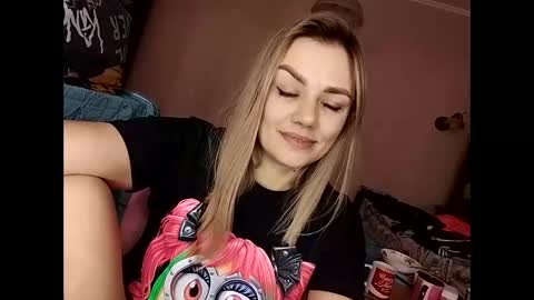 Snapshot of krisssexi chatting on 02-12-25, 08:38 KrissSexi online show from 02-12-25, 08:38