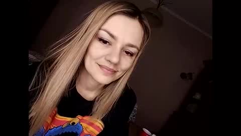 Snapshot of krisssexi chatting on 02-25-25, 01:39 KrissSexi online show from 02-25-25, 01:39