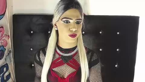 kristal_queen01 online show from 05-25-26, 06:03