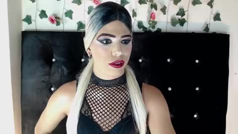 kristal_queen01 online show from 06-12-26, 10:14
