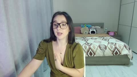 Snapshot of kristall_xxx chatting on 02-14-25, 07:17 twitter Annemarye 23 online show from 02-14-25, 07:17