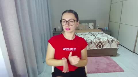 Snapshot of kristall_xxx chatting on 11-20-25, 06:24 twitter Annemarye 23 online show from 11-20-25, 06:24