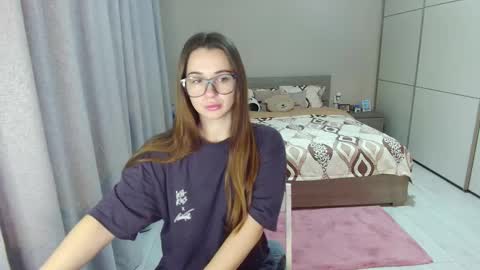 Snapshot of kristall_xxx chatting on 11-22-25, 06:01 twitter Annemarye 23 online show from 11-22-25, 06:01