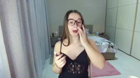 twitter    Annemarye 23 online show from 02-05-26, 07:35