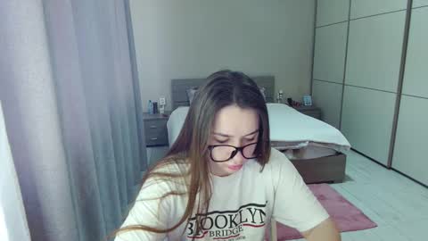 twitter    Annemarye 23 online show from 03-07-26, 09:06