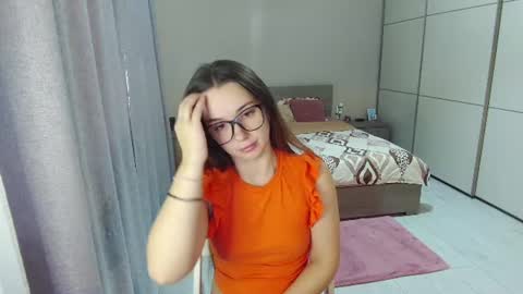 Snapshot of kristall_xxx chatting on 07-21-26, 05:43 twitter Annemarye 23 online show from 07-21-26, 05:43