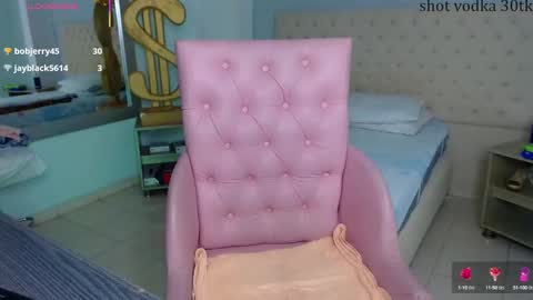 Snapshot of kristel_lee chatting on 01-15-25, 04:11 kristel_lee online show from 01-15-25, 04:11