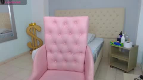 Snapshot of kristel_lee chatting on 01-18-25, 02:02 kristel_lee online show from 01-18-25, 02:02