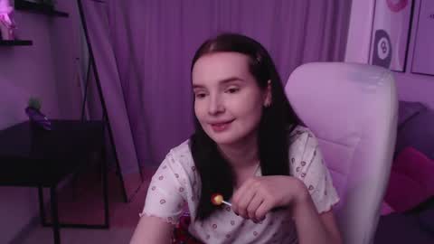 Sophia online show from 04-19-26, 01:16