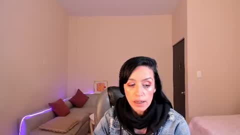 Snapshot of kristen_garner chatting on 06-22-26, 07:22 Sophia online show from 06-22-26, 07:22