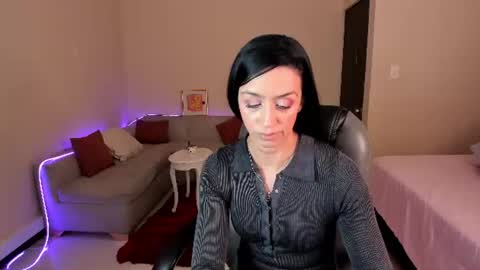 Snapshot of kristen_garner chatting on 07-02-26, 07:42 Sophia online show from 07-02-26, 07:42