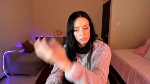 Snapshot of kristen_garner chatting on 07-04-26, 07:31 Sophia online show from 07-04-26, 07:31