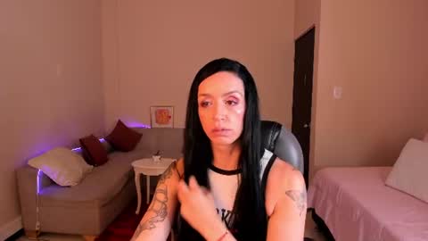 Snapshot of kristen_garner chatting on 07-09-26, 07:40 Sophia online show from 07-09-26, 07:40