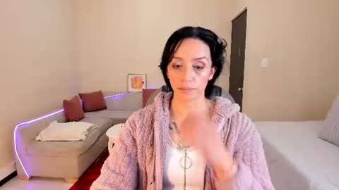 Snapshot of kristen_garner chatting on 07-20-26, 07:27 Sophia online show from 07-20-26, 07:27