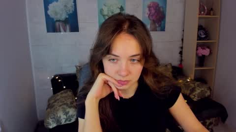 Snapshot of kristinalevis chatting on 01-27-25, 11:32 Kristina online show from 01-27-25, 11:32