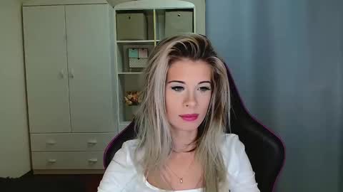 KristineAmore online show from 11-26-25, 07:42