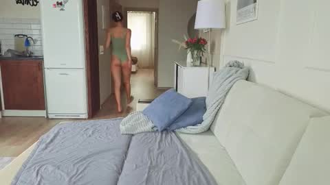 Snapshot of kristinedean chatting on 10-19-25, 06:47 Kristi online show from 10-19-25, 06:47