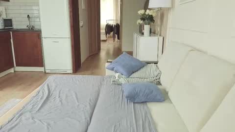 Snapshot of kristinedean chatting on 10-29-25, 07:10 Kristi online show from 10-29-25, 07:10