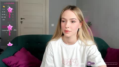 Snapshot of kristy_babe chatting on 12-09-24, 12:45 Kristy and Alice online show from 12-09-24, 12:45