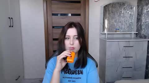 Snapshot of kristy_fran chatting on 10-24-25, 10:11 Kristy online show from 10-24-25, 10:11