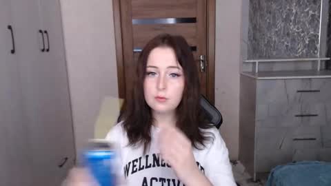 Snapshot of kristy_fran chatting on 11-26-25, 08:15 Kristy online show from 11-26-25, 08:15