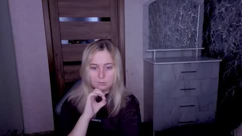 Kristy online show from 05-25-26, 01:44