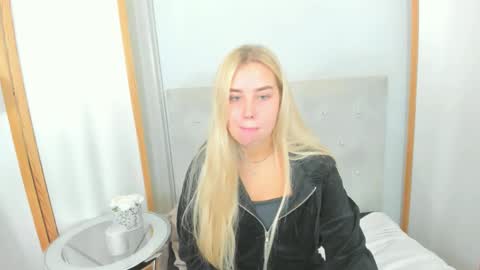 KristyFlowers online show from 02-18-25, 07:32