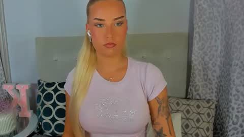 Snapshot of kristyflowers chatting on 06-19-26, 02:32 KristyFlowers online show from 06-19-26, 02:32