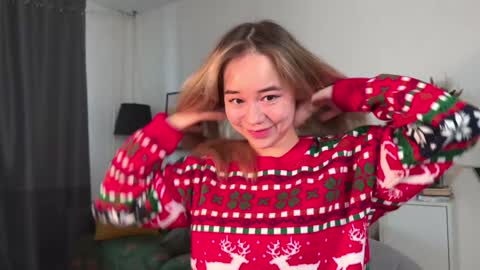 Snapshot of kristyspiritedaway chatting on 01-01-25, 08:35 Kristy Nip slip shady Best model on CB online show from 01-01-25, 08:35