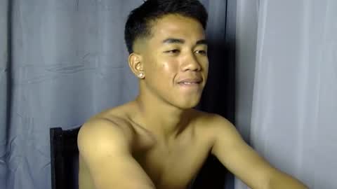 Snapshot of kritthanarkorn chatting on 12-04-25, 02:48 kritthanarkorn online show from 12-04-25, 02:48