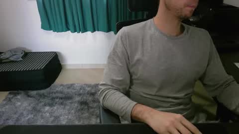 Snapshot of krocr_iras chatting on 11-08-25, 03:01 Lucas Edu online show from 11-08-25, 03:01