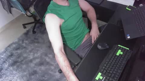 Snapshot of krocr_iras chatting on 11-30-25, 05:06 Lucas Edu online show from 11-30-25, 05:06