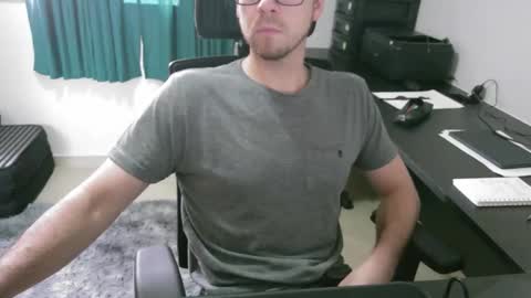 Snapshot of krocr_iras chatting on 12-01-25, 08:03 Lucas Edu online show from 12-01-25, 08:03