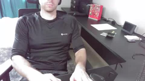 Snapshot of krocr_iras chatting on 12-14-25, 06:56 Lucas Edu online show from 12-14-25, 06:56