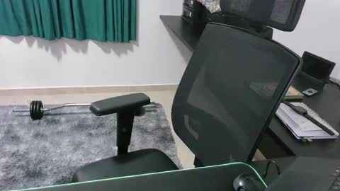 Snapshot of krocr_iras chatting on 01-12-26, 09:42 Lucas Edu online show from 01-12-26, 09:42