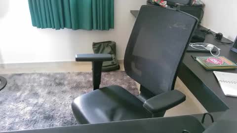 Snapshot of krocr_iras chatting on 02-07-26, 03:49 Lucas Edu online show from 02-07-26, 03:49