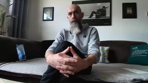 Snapshot of krummersaebel chatting on 02-22-25, 01:35 krummersaebel online show from 02-22-25, 01:35