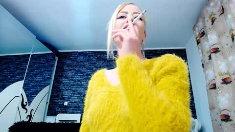 Snapshot of krystal_desire chatting on 01-12-25, 06:38 krystal desire online show from 01-12-25, 06:38