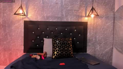 Snapshot of krystal_taylor23 chatting on 11-22-25, 11:42 Kystal Taylor online show from 11-22-25, 11:42