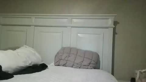 Krystal online show from 12-21-25, 03:24