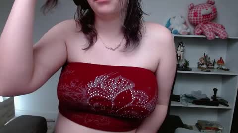 Krystal Syx online show from 05-19-26, 04:02