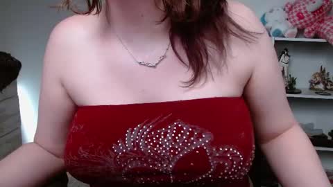 Snapshot of krystalsyxx chatting on 06-11-26, 12:32 Krystal Syx online show from 06-11-26, 12:32