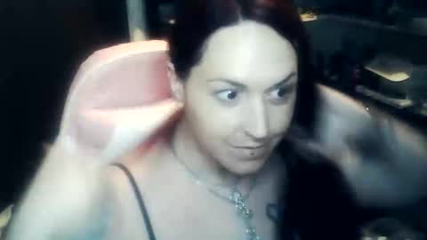 Snapshot of krystalwebss chatting on 10-16-25, 08:43 Krystal Webss online show from 10-16-25, 08:43