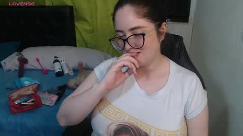 Snapshot of kryystaladams chatting on 05-08-26, 05:40 kryystaladams online show from 05-08-26, 05:40
