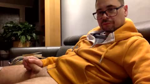 krzysztof1977 online show from 01-12-26, 10:15