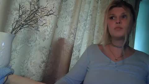 Annika  MTF ts post -op online show from 03-10-25, 10:48