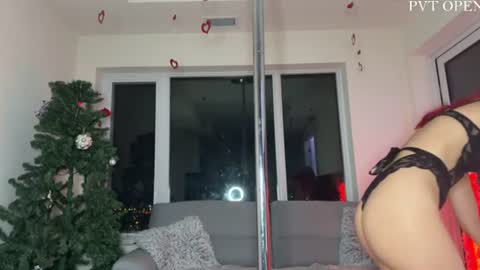 Snapshot of kulitoputi chatting on 06-27-26, 04:28 Bella Ciao online show from 06-27-26, 04:28