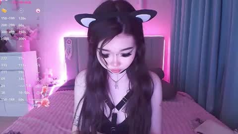 Snapshot of kum1k0 chatting on 06-12-26, 07:57 Mika online show from 06-12-26, 07:57